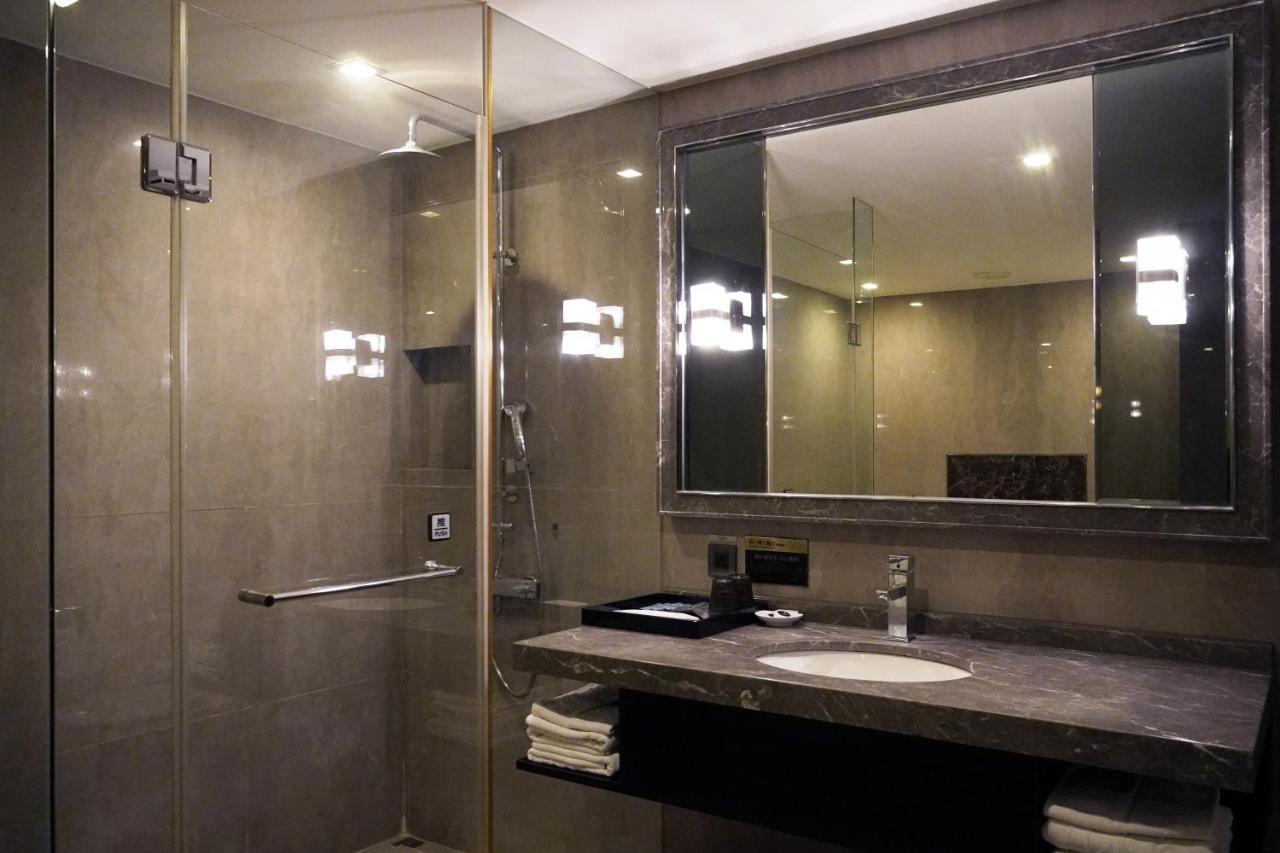 Talmud Hotel Kaohsiung Loveriver Екстериор снимка